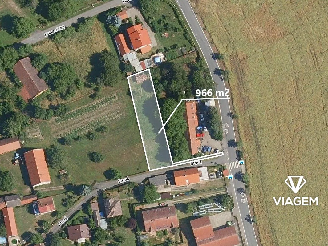 Prodej stavebního pozemku 966 m²